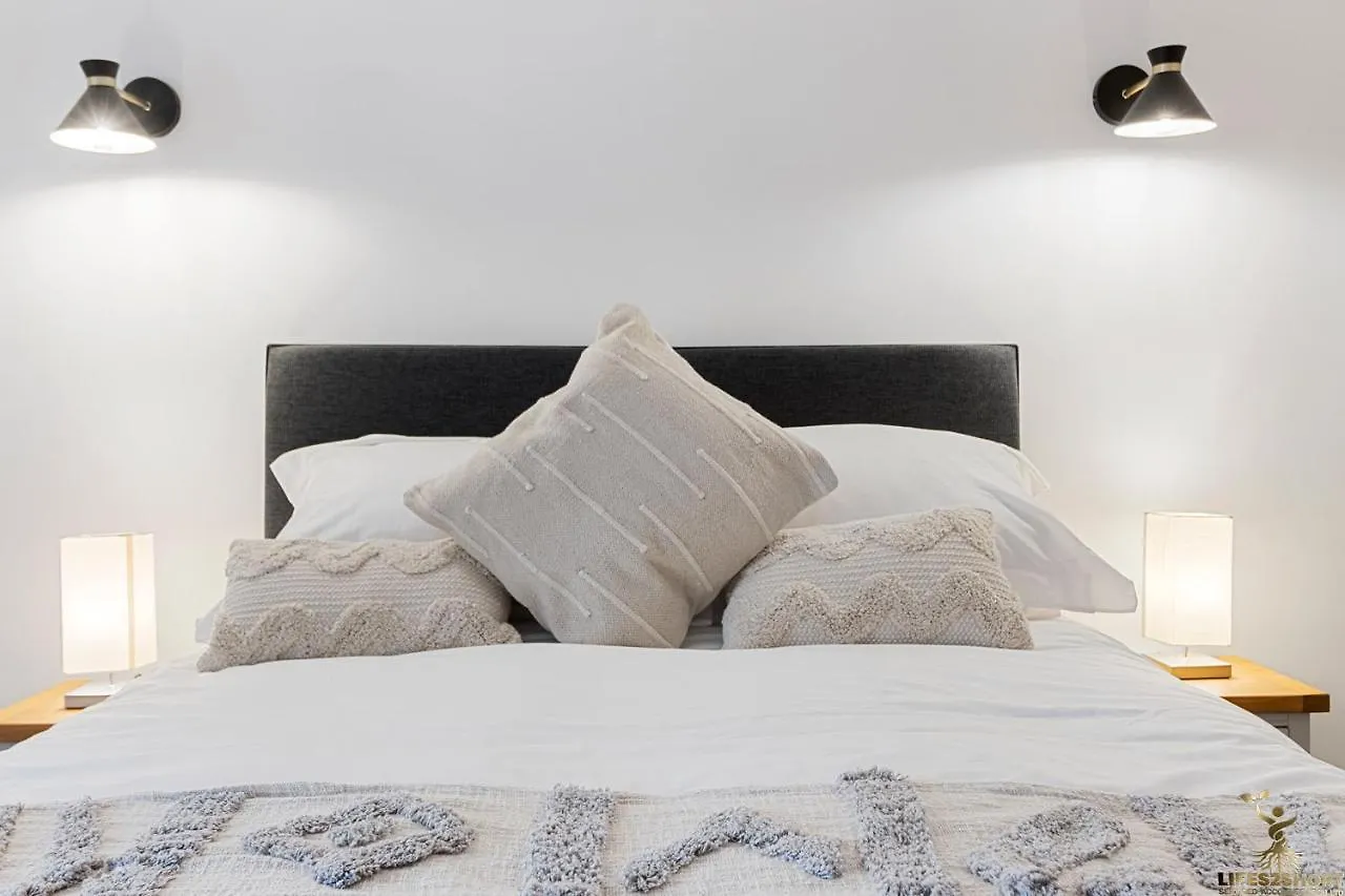 Apartment Spacious City Centre Apt Near Cathedral & Quay Exeter